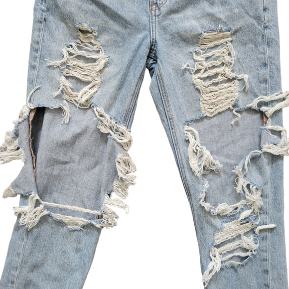 American Eagle Mom Jeans Light Wash Destroyed High Rise Jeans Women Sz US 2 Reg - Picture 5 of 7